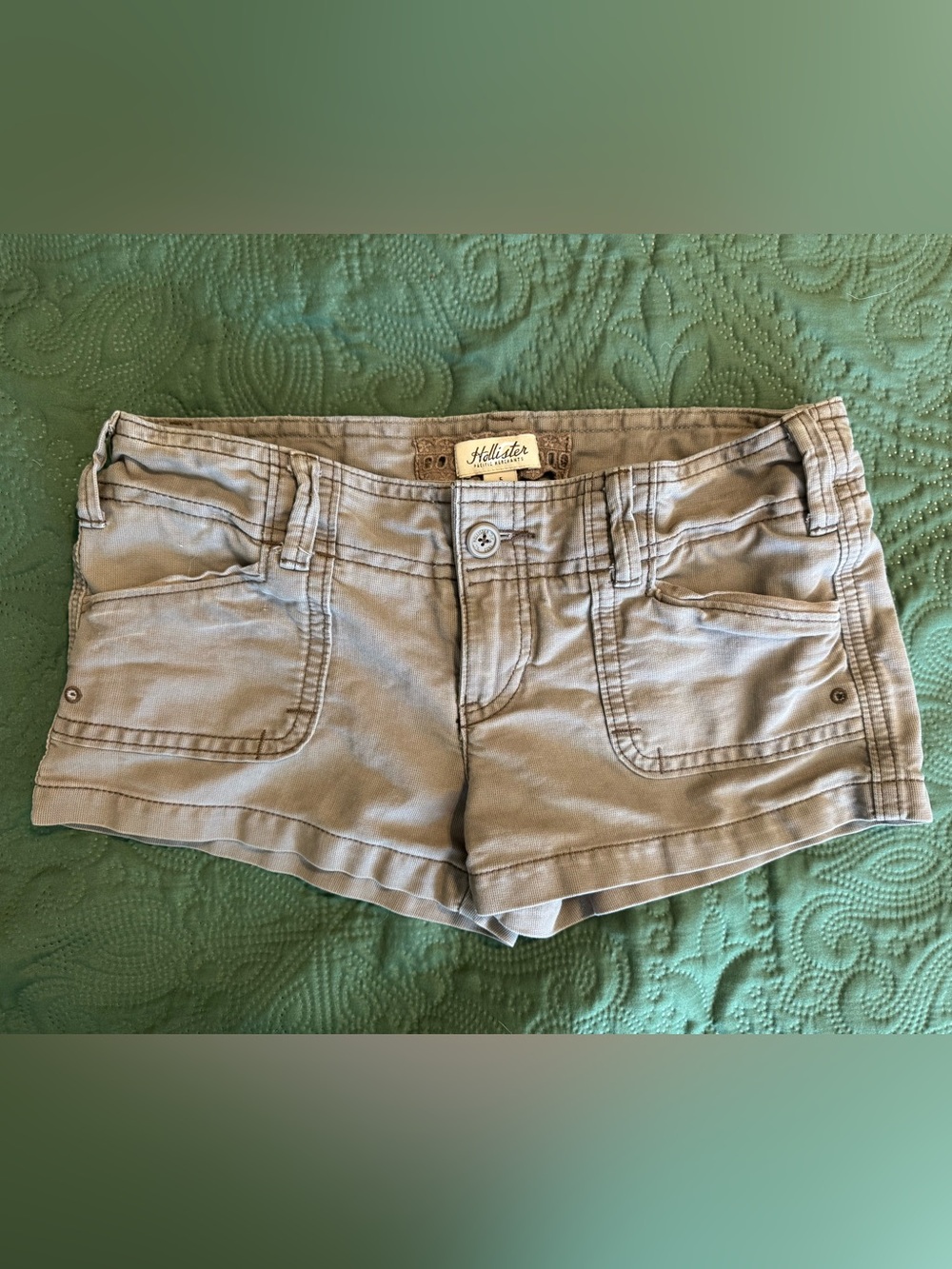 Hollister Vintage Y2K Low Rise Cargo Shorts Size 5 Tan Khaki Micro Shorts